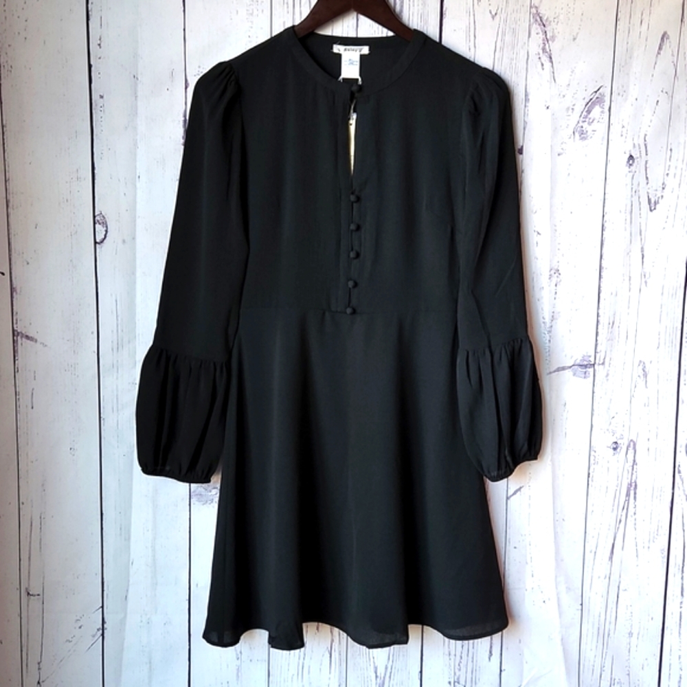 Esley NWT black shifon mini dress